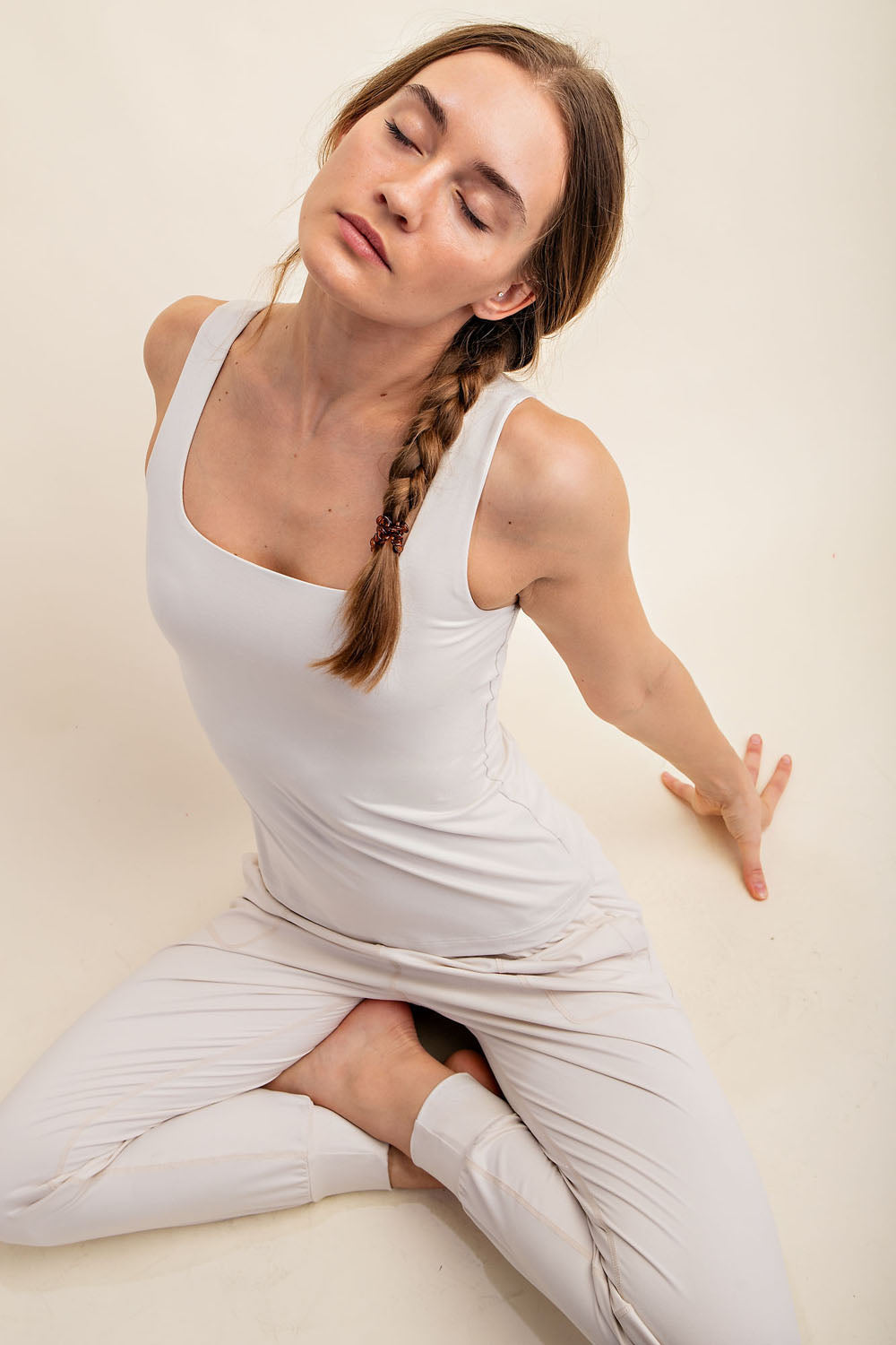 BUTTER FABRIC SQUARE NECKLINE SLEEVELESS TANK TOP